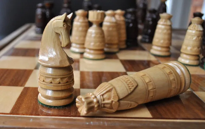 选择性，聚焦摄影，棋子，国际象棋，国王，骑士，策略，游戏，国际象棋，国王