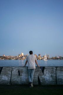 成人，后视图，船，城市，城市灯光，灯光，男人，模特