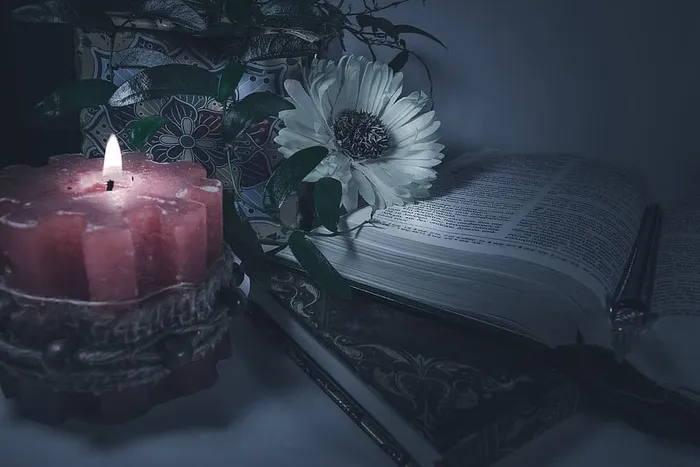 蜡烛、黑暗、书籍、哥特式、浪漫、火焰、神秘、神秘