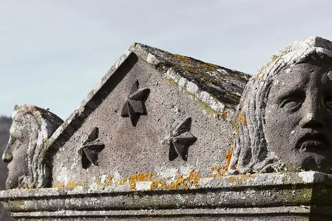 法国，罗菲亚克，三角形，墙壁，建筑，雕塑，建筑，动物