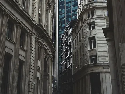 低角度照片,棕色,建筑,建筑,建筑,基础设施,城市 低角度照片,棕色,建筑,建筑,建筑,基础设施,城市