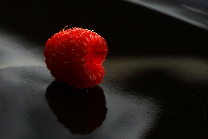 红色覆盆子，特写，摄影，红色，水果，黑色，表面，覆盆子