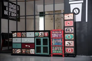 五彩，餐具柜，旁边，塔尔博伊梳妆台，室内，设计，家具，房屋