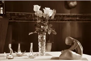 反思、和平、沉默、平静、花瓶、花、室内、桌子