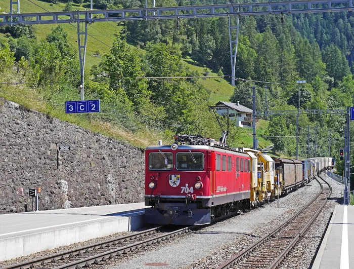 rhaetian railways，货运列车，high alps，hub，filisur，transit，火车站，ge 6 ii