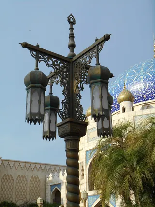 街灯，东京迪斯尼乐园，灯光，建筑，建筑结构，天空，建筑外观，信仰