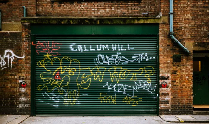 绿色卷帘门，callum，hill，喷涂，黑色，卷帘，百叶窗，商店