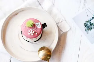 食物、甜点、奶油、奶油、蛋糕、糖霜、膳食、菜肴