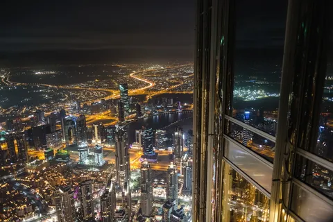迪拜、夜间、照明、哈里发塔、天际线、市中心、摩天大楼、现代 迪拜、夜间、照明、哈里发塔、天际线、市中心、摩天大楼、现代