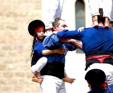 西班牙，萨巴德尔，圣罗克解放军，塔，人们，一起，我们一起创造，女孩