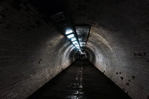 隧道,格林威治山脚隧道,楼梯,灯,走道,砖,行人,路面 隧道,格林威治山脚隧道,楼梯,灯,走道,砖,行人,路面