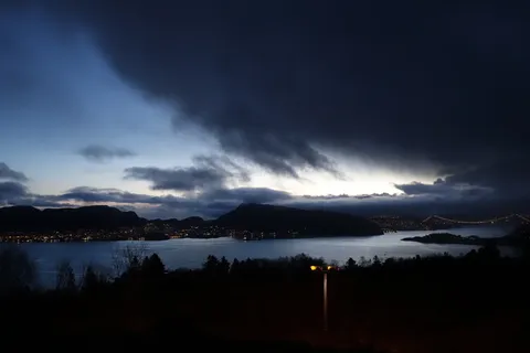 傍晚,云朵,风景,天堂,雷雨,天空,山脉,自然之美 傍晚,云朵,风景,天堂,雷雨,天空,山脉,自然之美
