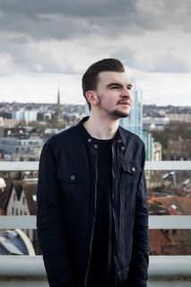 肖像，布里斯托尔，商业，专业，年轻人，年轻人，建筑，一人