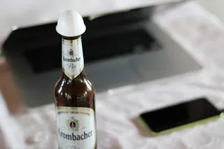 工作，Feierabend，啤酒，掌舵，下班后，Feierabend啤酒，建筑工人，瓶子