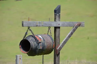 班加罗，拜伦湾腹地，新南威尔士州北部，邮箱，金属，聚焦前景，白天，生锈