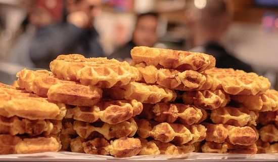 华夫饼、食物、零食、汉堡、人、人、甜点、烘焙