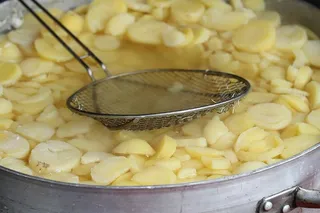 土豆、砂锅菜、厨房、食品、美食、食品和饮料、大类物品、新鲜度