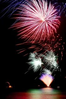 烟花,夜晚,篝火之夜,烟花,夜晚,烟花表演,庆祝,烟花-人造物体,爆炸 烟花,夜晚,篝火之夜,烟花,夜晚,烟花表演,庆祝,烟花-人造物体,爆炸