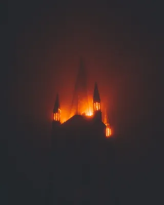 城堡低角度摄影