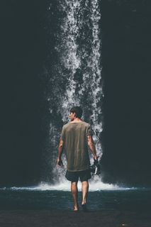 男人，冒险，瀑布，假日，度假，旅行，自然，短裤