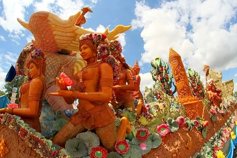 天空、地标、云朵、雕塑、亚洲、信仰、历史、神圣 天空、地标、云朵、雕塑、亚洲、信仰、历史、神圣