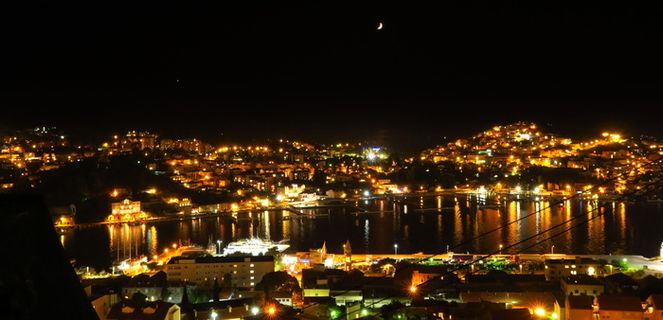 杜布罗夫尼克，克罗地亚，城市，夜晚，黑色，灯光，月亮，水