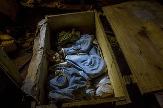 防毒面具，盒子，掩体，废弃，gp-5，无人，建筑，室内