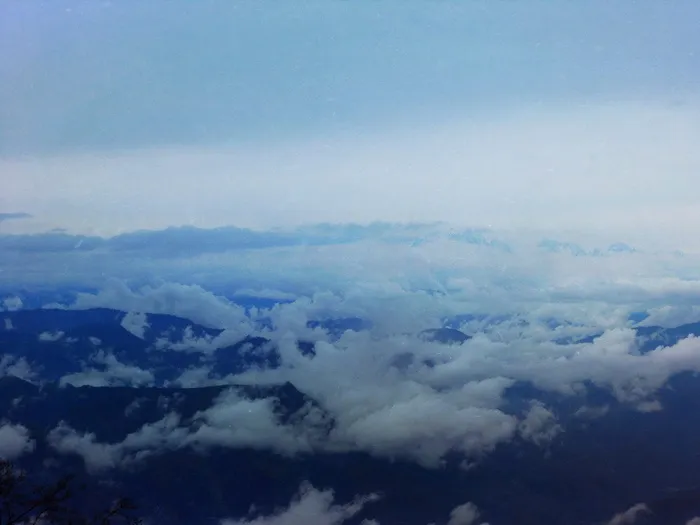 山，峰，云上，云天，天空，云景，环境，大气