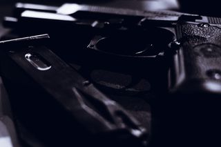 特写，无人，室内，选择性聚焦，金属，静物，武器，技术