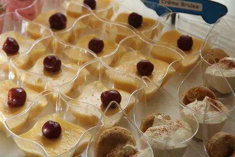 馅饼、樱桃、糖果、甜点、布丁、奶油布丁、奶油、烤饼