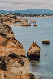 葡萄牙阿尔加维拉各斯的卡米洛海滩(Praia do Camilo) 葡萄牙阿尔加维拉各斯的卡米洛海滩(Praia do Camilo)