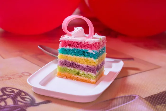 蛋糕，蛋糕，生日蛋糕，生日，彩虹蛋糕，五彩蛋糕，食品和饮料，甜食