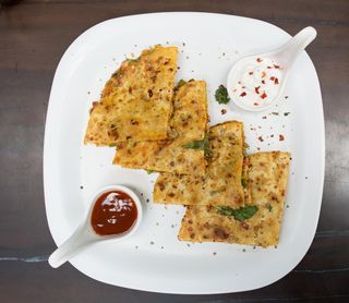 玉米饼三明治，三明治，印度面包，食物，饮食，午餐，早餐，香料