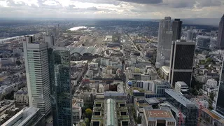 法兰克福，美因河畔，市中心，摩天大楼，法兰克福美因河滨，梅塞图姆，法兰克福，德国，天际线