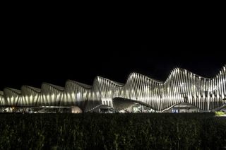 卡拉特拉瓦，夜间，景观，夜间摄影，旅游，建筑，城市，著名