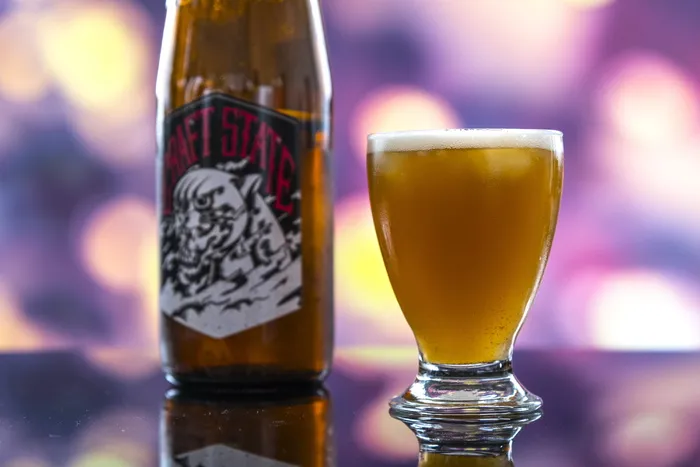 满杯啤酒