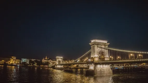 匈牙利、布达佩斯、灯光、夜晚、河流、桥梁、城市景观、天际线