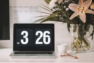 MacBook Pro在下午3:26打开显示时间