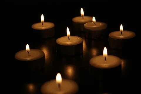 燃烧,燃烧,蜡烛,烛光,蜡烛,烛台,黑暗,夜晚 燃烧,燃烧,蜡烛,烛光,蜡烛,烛台,黑暗,夜晚
