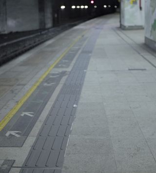 火车站，运输，火车，车辆，终点站，柏油路，火车轨道