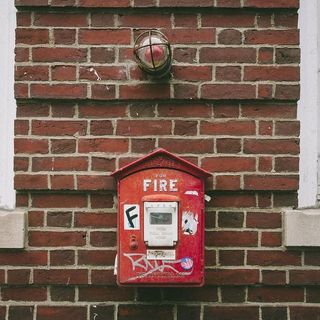 砖墙，砖，紧急情况，火灾报警，墙，红，砖，墙-建筑特征