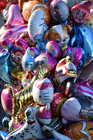 气球、厄运、民间节日、年市、大型物件群、多色、丰富、全框架