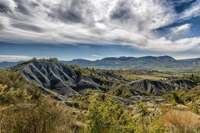 云，云景，日光，干草，草，山，风景，山脉