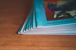 杂志-出版物、报纸、媒体、阅读、堆叠、书籍、表格、文章