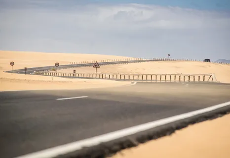 灰色铺砌道路、自然、土壤、室外、沙子、道路、沥青、柏油路