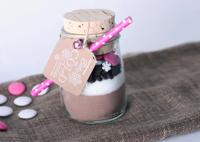 透明玻璃罐特写照片