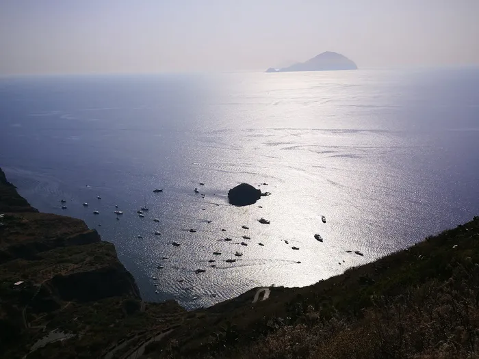 盐碱地、岛屿、船只、景观、地平线、夏天、假日、大海