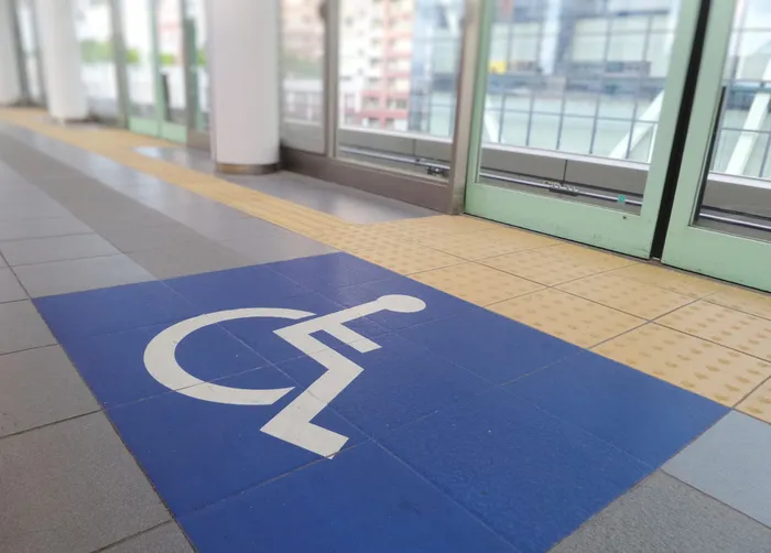 残疾、可用性、城市、车站、火车、车轮、椅子、残疾人