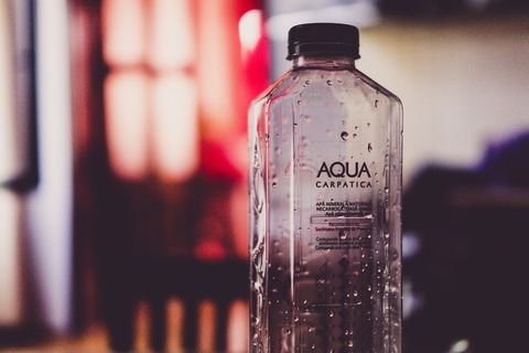 水、模糊、水滴、品牌、瓶子、品牌、特写、容器 水、模糊、水滴、品牌、瓶子、品牌、特写、容器