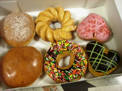 什锦风味甜甜圈,盒装,甜甜圈,品种,甜甜圈,巧克力,甜甜圈,糖霜 什锦风味甜甜圈,盒装,甜甜圈,品种,甜甜圈,巧克力,甜甜圈,糖霜